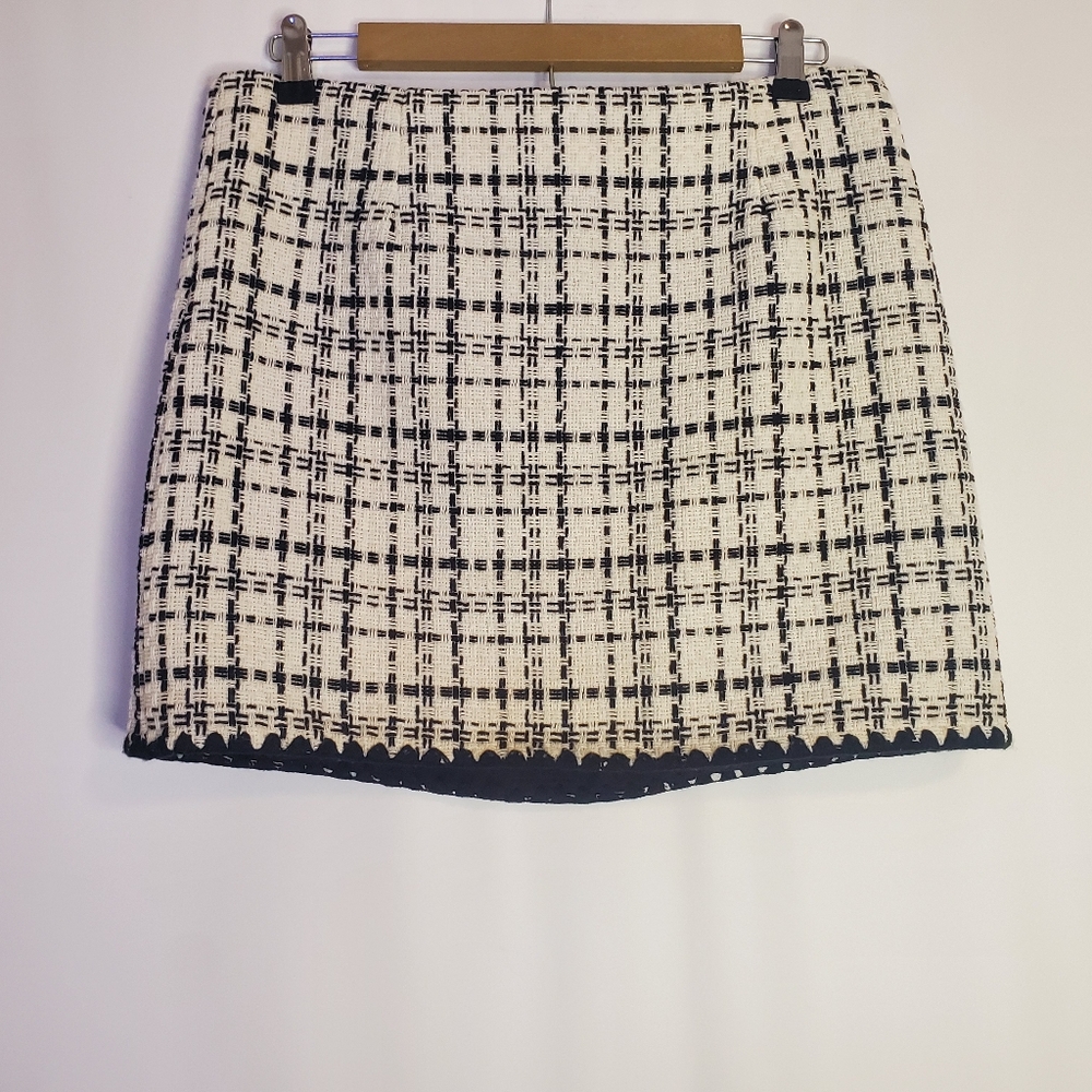 LAUNDRY by Shelli Segal Size M B&W tweed checkerboard zipper back mini skirt